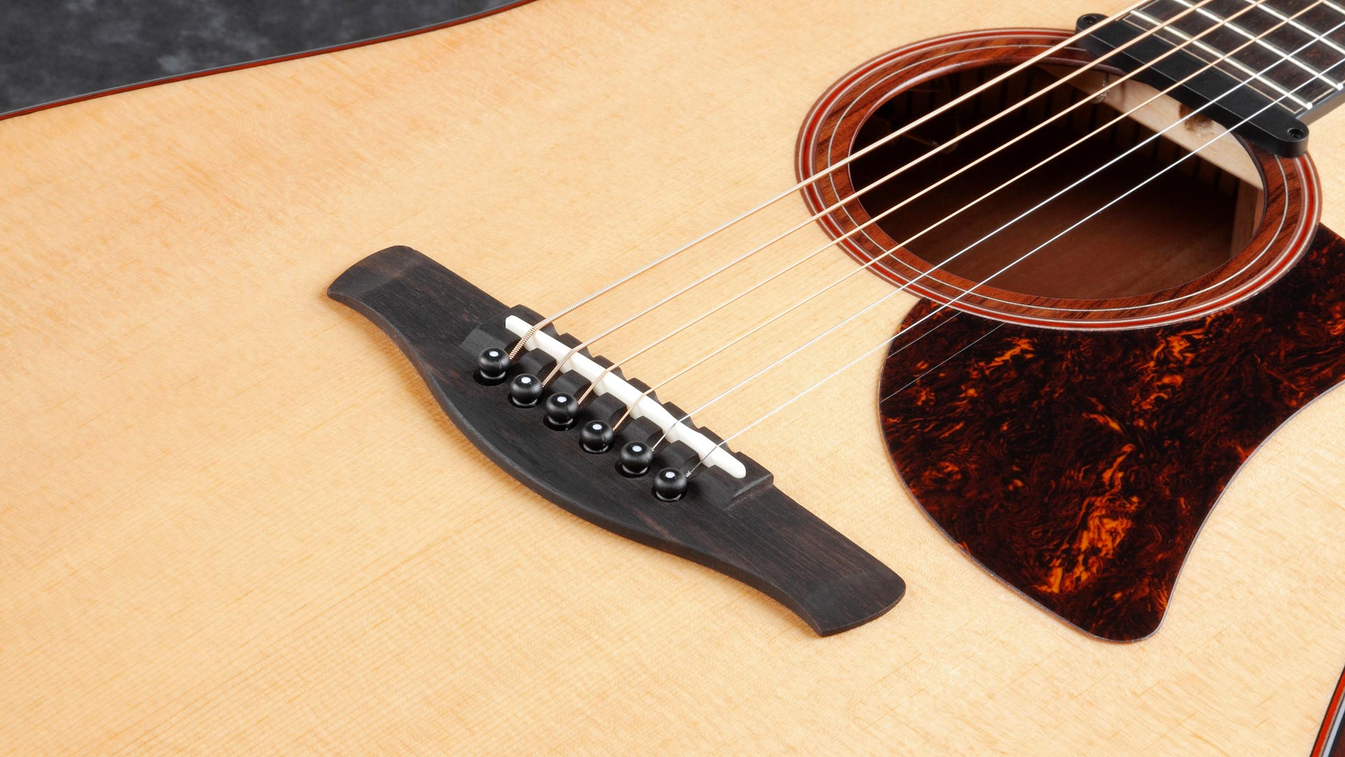 AAD300CE-LGS Dreadnought