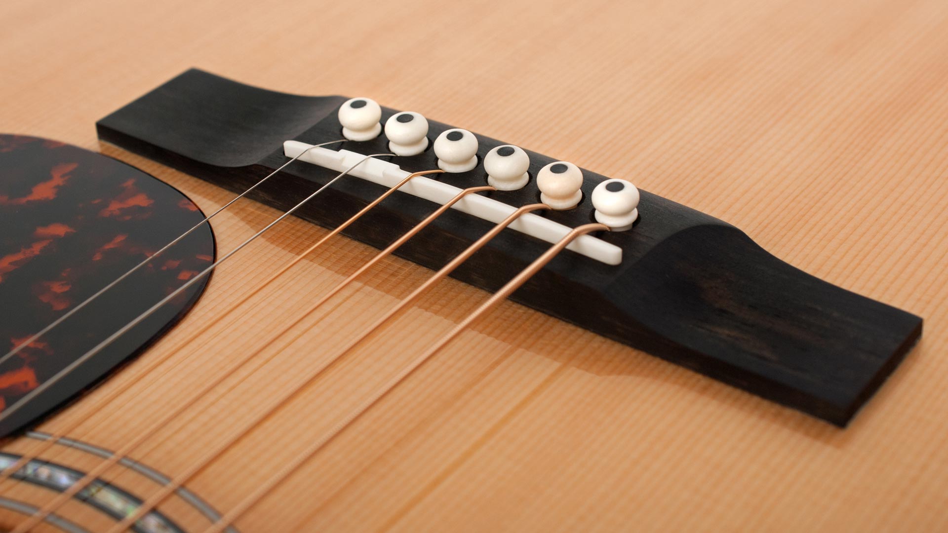 L-09 Larrivée Body Artist Ser.