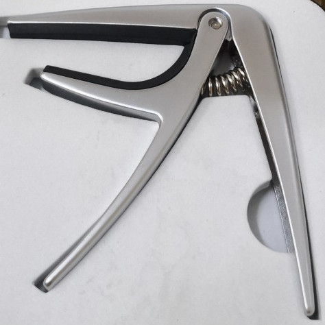 Premium Kapodaster Silber