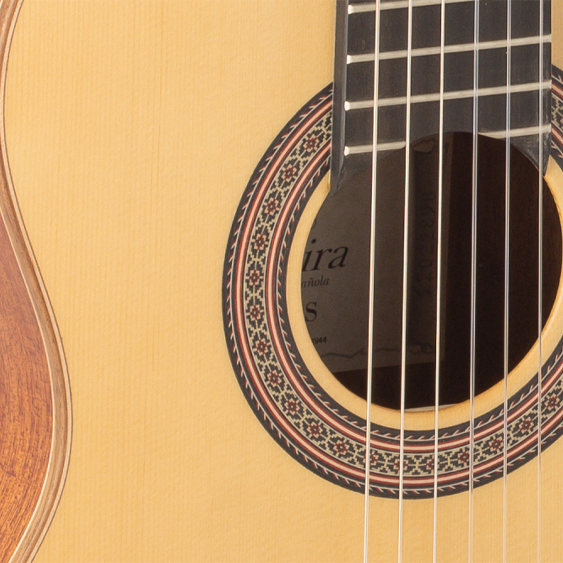 A45S 4/4- Konzertgitarre Satin