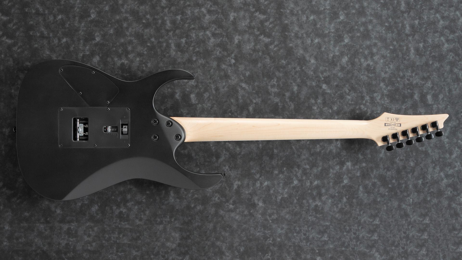 RG320EXZ-BKF Black flat